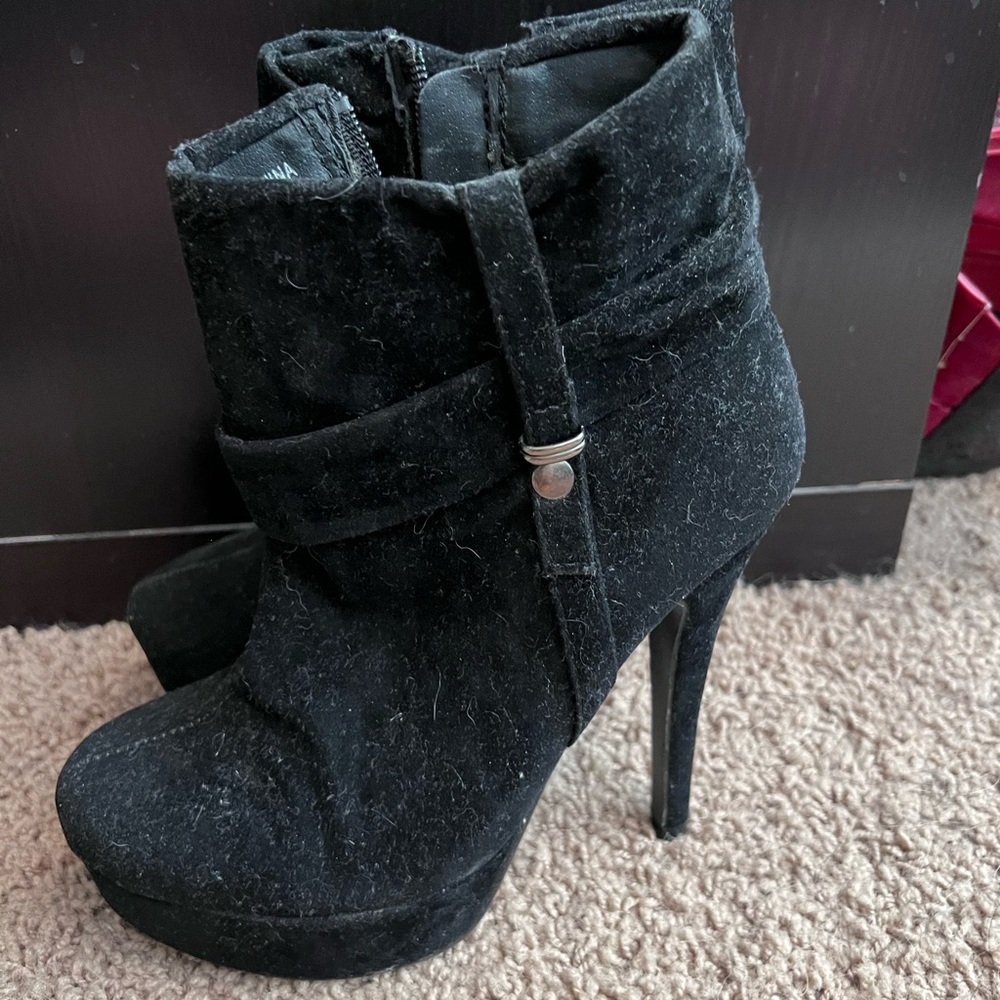 Black heeled booties
